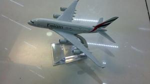 Avion Emirates A6-edd