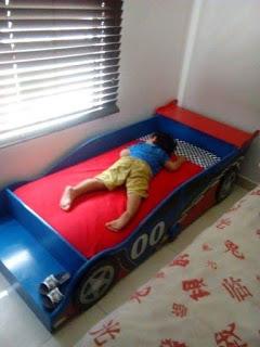 cama en forma de carro