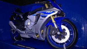 Moto Yamaha Yzf R1 Color Azul A Escala 1/12 Envio Gratis
