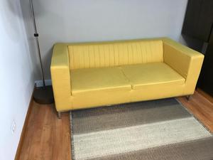 Sofa en tela color amarillo para oficina