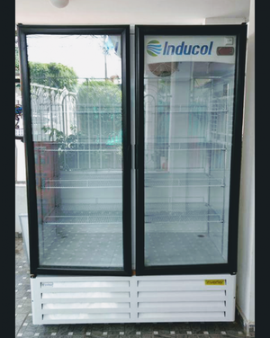 Vitrina Vertical Inducol