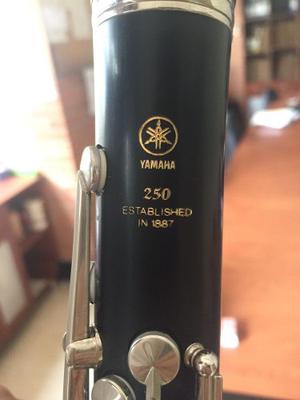 Se Vende Clarinete Yamaha Ref250