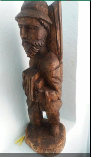 hombre de madera escultura
