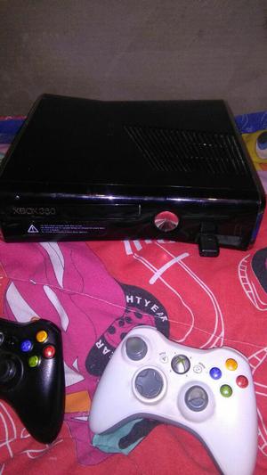 Xbox 360 Slim Buen Estado 2 Controles