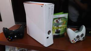 Xbox360 Slim Especial BLANCO perfecto estado con 2 controles