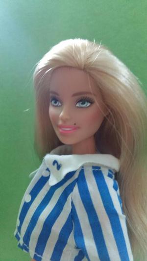 Muñeca Barbie Rubia