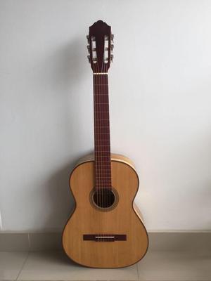 Guitarra Acústica en Pino