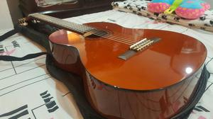 Hermosa Guitarra Acústica Yamaha C40