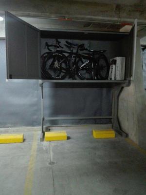 Mueble para bicicleta o depósito