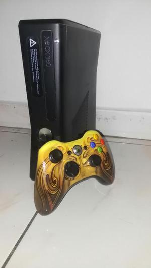 Se Vende Xbox 360 con 2 Controles