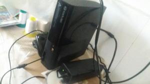 Vendo Xbox 360 con 3 Juegos 