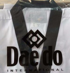 Uniforme De Taekwondo Daedo Original Negro Blanco Wtf Adulto