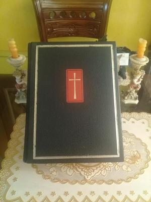 VENDO HERMOSA BIBLIA NUEVA