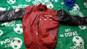 Vendo Chaqueta Delos Bulls Roja