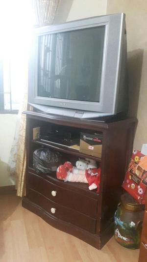 Televisor con Mesa