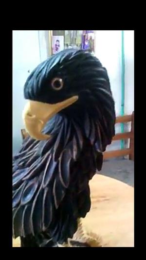 Aguila Tallada totalemente en madera de 70 cm de alto Bogota