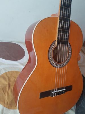 Guitarra Acústica con Forro Nueva