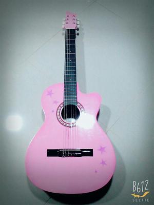 Hermosa Guitarra Rosada