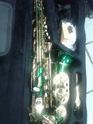 Saxofon Alto Profesional Nuevecito $690