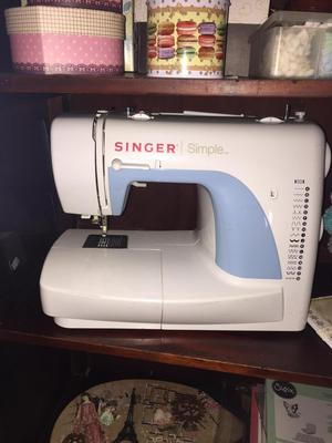 Maquina de coser singer simple