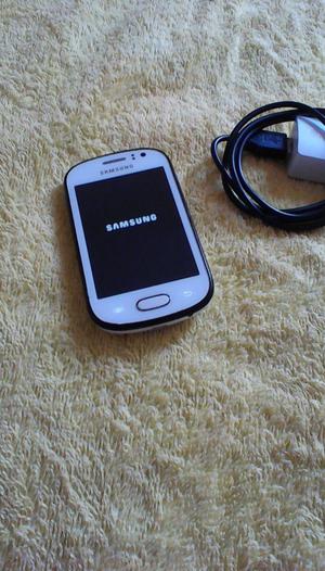 Samsung,Mini, comprado en CLARO,tiene bateria nueva,esta