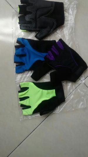 Tres Pares de Guantes Talla M