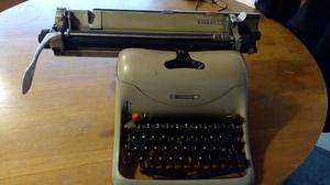 Máquina de escribir Antigüa Marca Olivetti