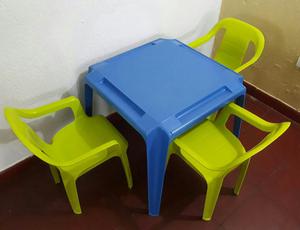 Mesa Plástica Y 3 Sillas Niño