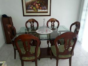 Vendo Comedor 6 Puestos en Cedro