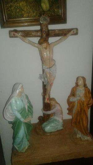 Estatua de Jesús Crucificado