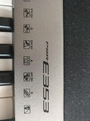 TECLADO YAMAHA COMO NUEVO