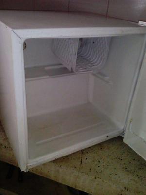 mini nevera oficinaria