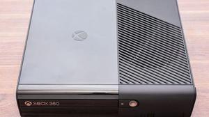 xbox 360 con un control disco duro de 320gb con 40 juegos