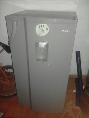 Nevera con Dispensador de Agua Full