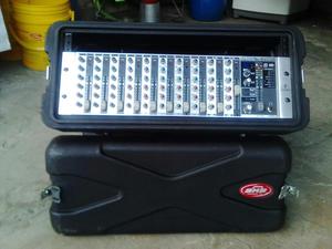 Vendo Consola Behringer Xr F X