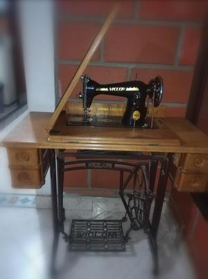 Máquina de Coser Antigua Viclon