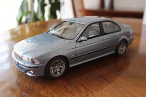 BMW E39 M5 ESCALA 1:18