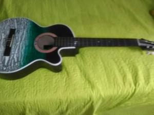 Se Vende Exelente Guitarra Casi Nueva