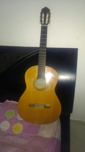 Vendo Guitarra Acústica Marca Yamaha