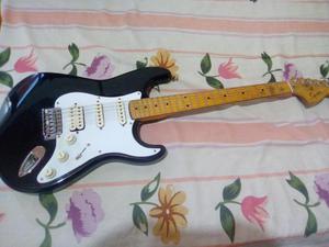 vendo guitarra electrica fender squier strat.