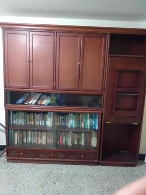 MUEBLES DE SALA, COMEDOR Y BIBLIOTECA EN MADERA CEDRO,