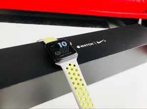 Apple Watch 42Mm Nike Series2 Como Nuevo