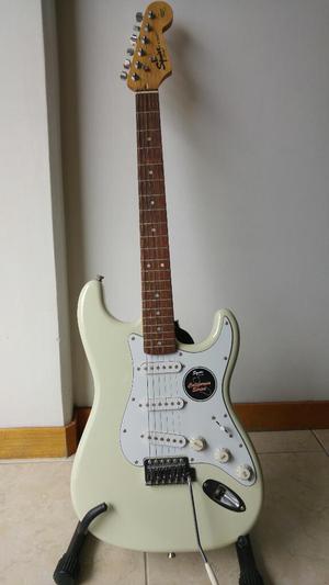 Guitarra Eléctrica Fender Squier Stratoc