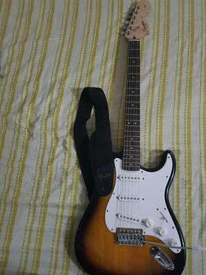 Guitarra Fender Squier Mas Estuche