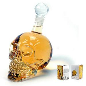 Licorera de Cristal en Forma de Calavera