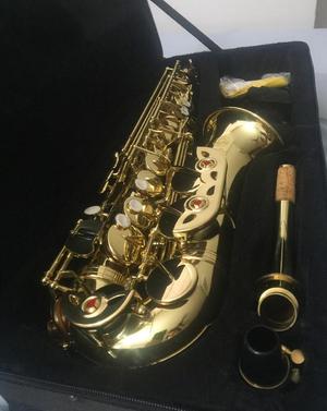 Saxofón Alto Golden Cup