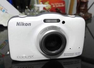 Nikon Sumergible 10mt Video Full Hd 13mp
