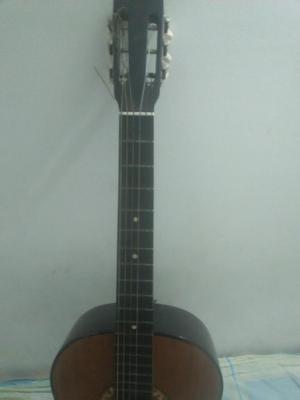 Vendo Hermosa Guitarra, Muy Buen Estado.