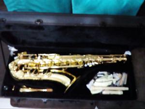 Saxofón Tenor Jbts-100L y Estuche Rigido