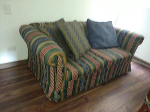 hermoso y confortable sofa